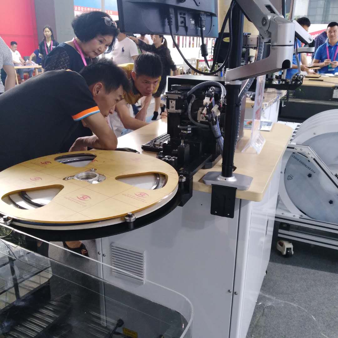 弯刀机印刷展现场